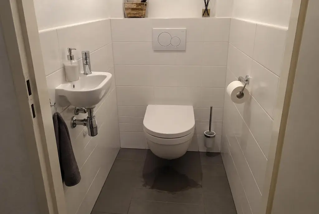 Lekdetectie Putten – natte vloer bij een toilet